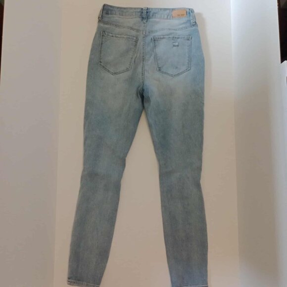 True Craft Jeans Womens Junior Sz 7 Light Blue Skinny Ripped Knee Stone Wash - Picture 6 of 7